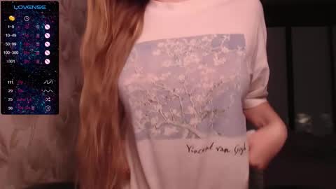 Snapshot of luna_loveisgood chatting on September 9, 2025, 12:43 am Luna online show from September 9, 2025, 12:43 am