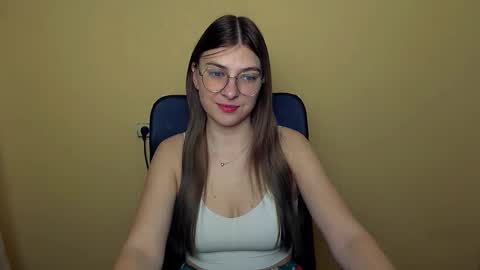 Luna online show from November 20, 2025, 9:20 am