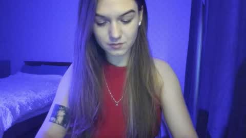 Luna online show from December 4, 2025, 4:33 am