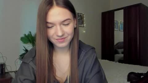Luna online show from March 3, 2026, 12:11 pm