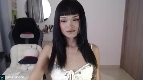 Luna online show from November 11, 2025, 4:12 am