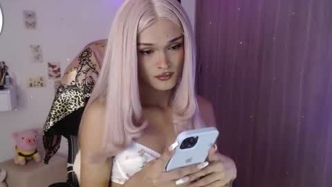 Luna online show from February 22, 2026, 11:14 pm