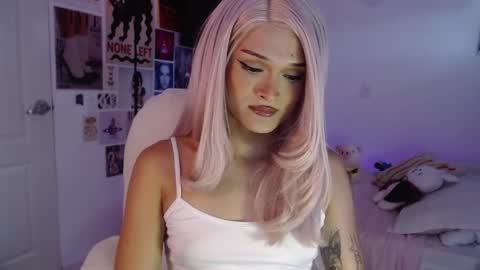 Luna online show from May 17, 2026, 7:54 pm