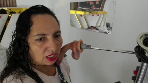 luna_naughty1 online show from May 18, 2026, 5:41 pm