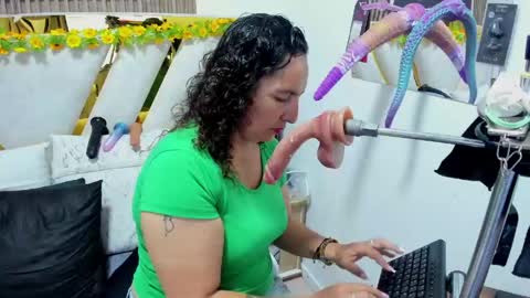 luna_naughty1 online show from May 30, 2026, 6:49 pm