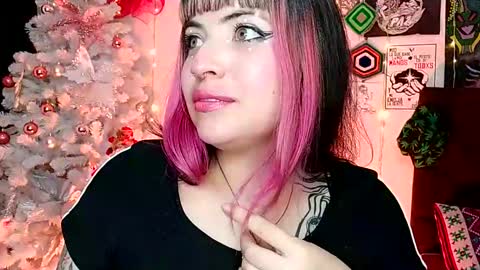 Snapshot of luna_ray420 chatting on December 23, 2024, 7:49 am MISS LUNA  online show from December 23, 2024, 7:49 am