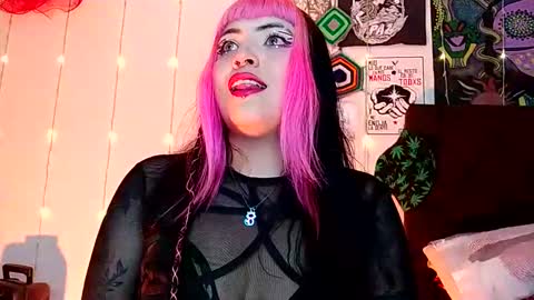 Snapshot of luna_ray420 chatting on January 1, 2025, 12:32 am MISS LUNA  online show from January 1, 2025, 12:32 am