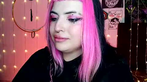 Snapshot of luna_ray420 chatting on February 4, 2025, 1:13 am MISS LUNA  online show from February 4, 2025, 1:13 am