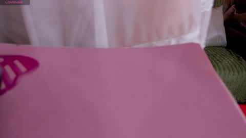 Luna Reid online show from April 17, 2026, 4:15 am