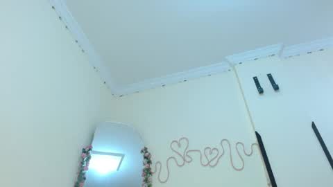 Luna Rougets online show from April 6, 2026, 2:29 pm