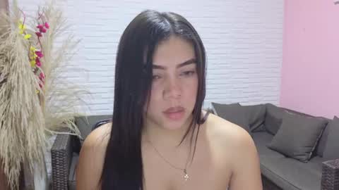 luna_rousse26 online show from June 5, 2026, 2:01 pm