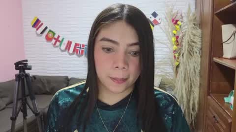 luna_rousse26 online show from June 20, 2026, 1:14 pm
