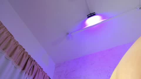 Luna online show from April 1, 2026, 1:41 pm