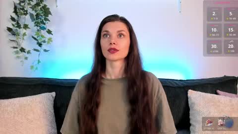 luna_smille online show from May 12, 2026, 7:05 am