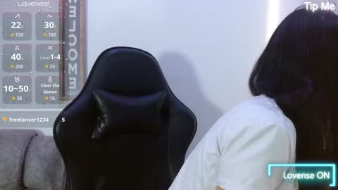 luna_starr69 online show from December 20, 2025, 1:07 pm