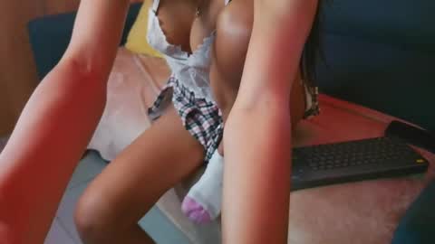 luna_valen online show from May 20, 2026, 3:13 am