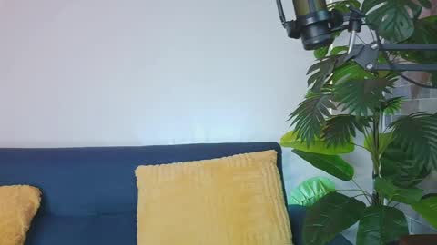 luna_valen online show from May 28, 2026, 4:21 am