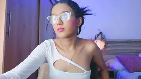 luna_valen online show from July 17, 2026, 9:41 pm