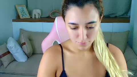 Luna online show from June 24, 2026, 2:32 am