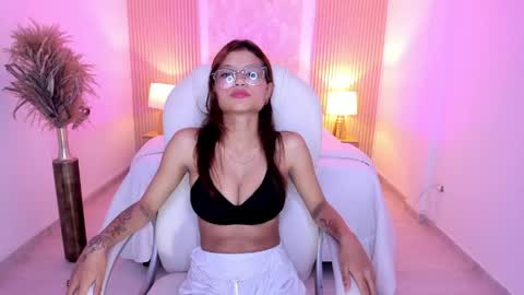 Luna online show from May 21, 2026, 7:32 pm