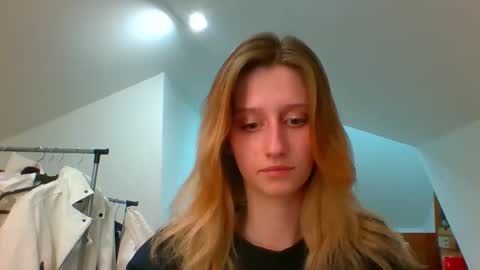 Snapshot of luna_xsensual chatting on December 11, 2024, 2:44 pm L U N A  online show from December 11, 2024, 2:44 pm