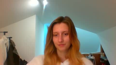 Snapshot of luna_xsensual chatting on January 8, 2025, 6:09 pm L U N A  online show from January 8, 2025, 6:09 pm