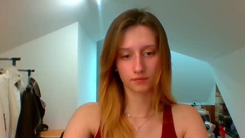 Snapshot of luna_xsensual chatting on February 5, 2025, 5:53 pm L U N A  online show from February 5, 2025, 5:53 pm