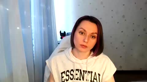 lunaa_bluee online show from June 8, 2026, 3:23 pm