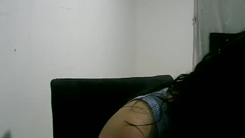 Snapshot of lunaa_sub chatting on January 23, 2025, 12:57 am lunaa_sub online show from January 23, 2025, 12:57 am