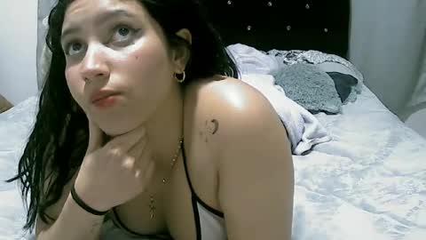 Snapshot of lunaa_sub chatting on February 22, 2025, 12:38 am lunaa_sub online show from February 22, 2025, 12:38 am