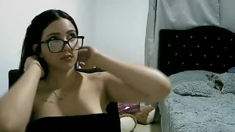 Snapshot of lunaa_sub chatting on March 4, 2025, 1:34 am lunaa_sub online show from March 4, 2025, 1:34 am