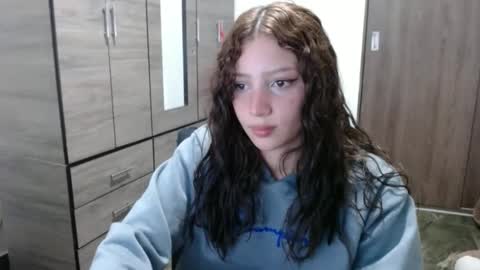 Snapshot of lunaa_sub chatting on September 12, 2025, 6:30 pm lunaa_sub online show from September 12, 2025, 6:30 pm