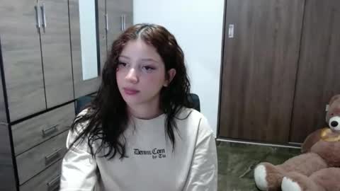 Snapshot of lunaa_sub chatting on October 3, 2025, 2:08 am lunaa_sub online show from October 3, 2025, 2:08 am