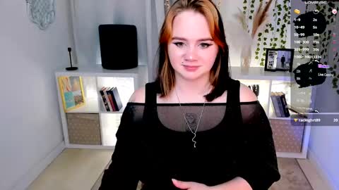 Snapshot of lunaali chatting on October 16, 2025, 2:40 pm Li online show from October 16, 2025, 2:40 pm