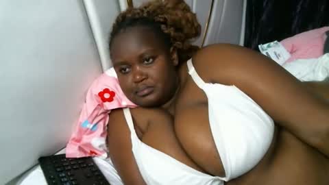 lunabloom01 online show from September 9, 2025, 3:17 am