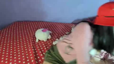 lunacristal_moon online show from April 17, 2026, 3:20 am