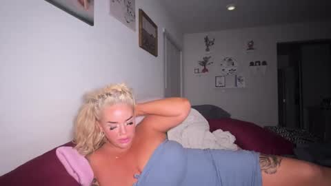 Luna Daddys Girl online show from March 9, 2026, 7:45 am