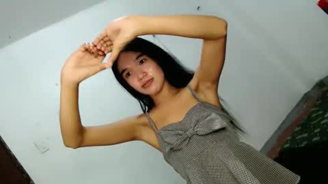 lunafoxx_ online show from February 14, 2026, 3:42 pm