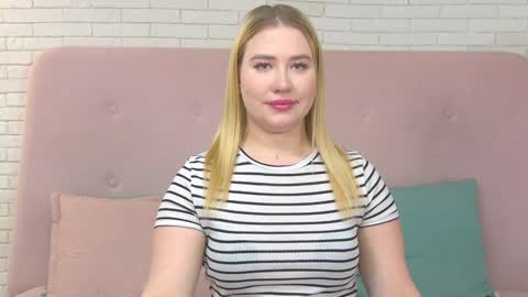 Snapshot of lunahouston chatting on January 14, 2025, 4:18 pm LunaHouston online show from January 14, 2025, 4:18 pm