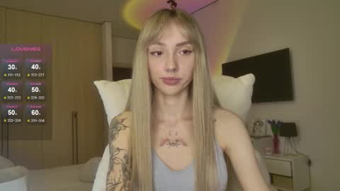 Luna online show from March 23, 2026, 1:20 am