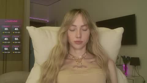 Luna online show from April 17, 2026, 11:08 pm