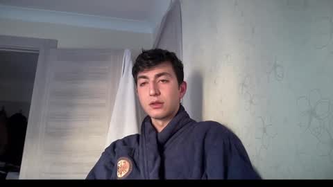 LunaPica online show from March 6, 2025, 3:13 pm