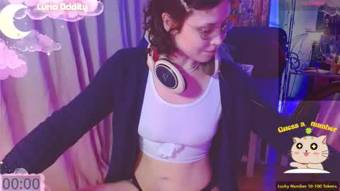 Luna online show from October 5, 2025, 4:49 pm