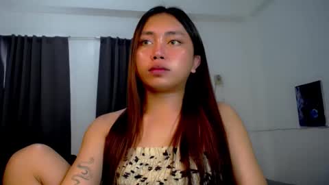Luna online show from April 28, 2026, 2:27 am