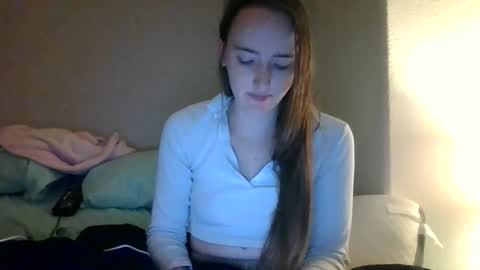 lunapixie2020 online show from May 24, 2026, 4:06 am