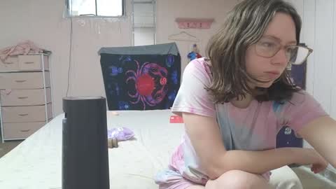 lunaquinn45 online show from February 4, 2025, 4:29 pm