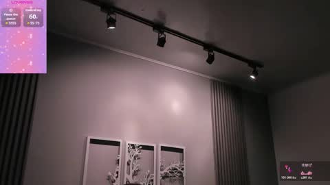 Luna  online show from November 21, 2025, 8:07 pm