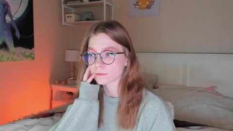 Snapshot of lunar_sofia chatting on December 16, 2024, 1:53 am Sofia online show from December 16, 2024, 1:53 am