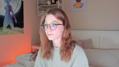 Snapshot of lunar_sofia chatting on December 17, 2024, 11:16 pm Sofia online show from December 17, 2024, 11:16 pm