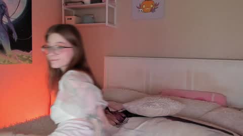 Snapshot of lunar_sofia chatting on December 24, 2024, 11:17 am Sofia online show from December 24, 2024, 11:17 am